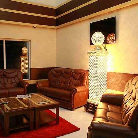 Thachaparambil Residency Hotell Alappuzha Eksteriør bilde